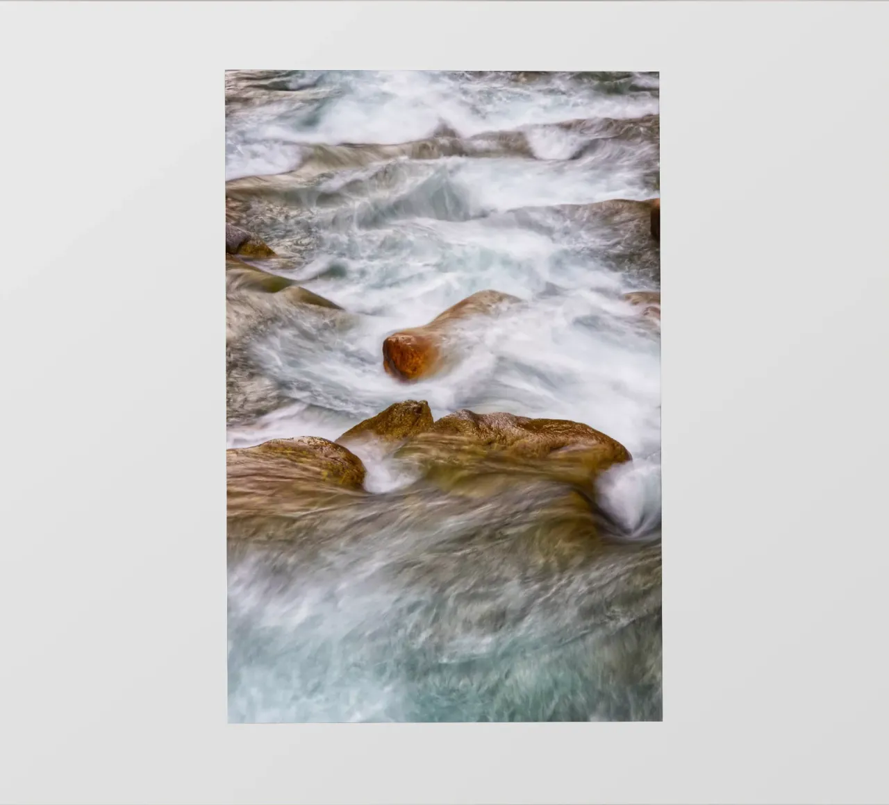 River flow fotobehang van Fjöllart