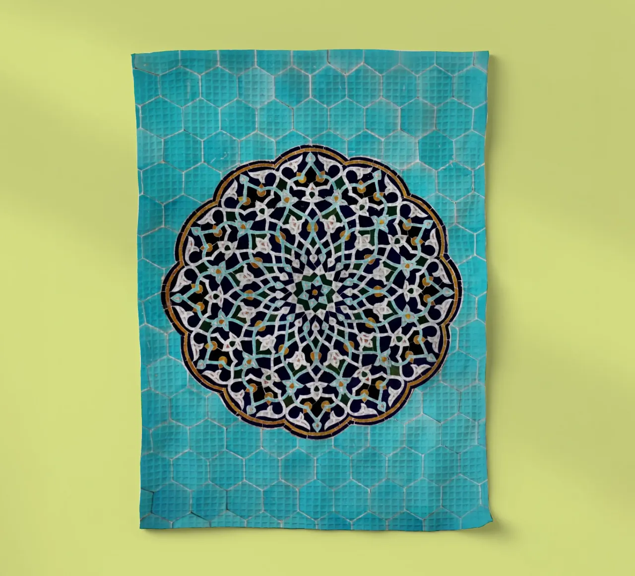 Motif de mosaïque dans une mosquée en Iran torchon de atmospheric pictures