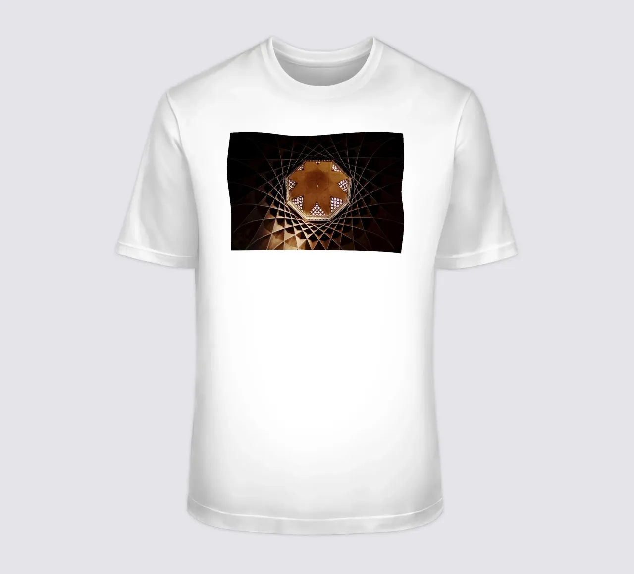Adunata in Moschea a Esfahan (Iran) t-shirt da atmospheric pictures