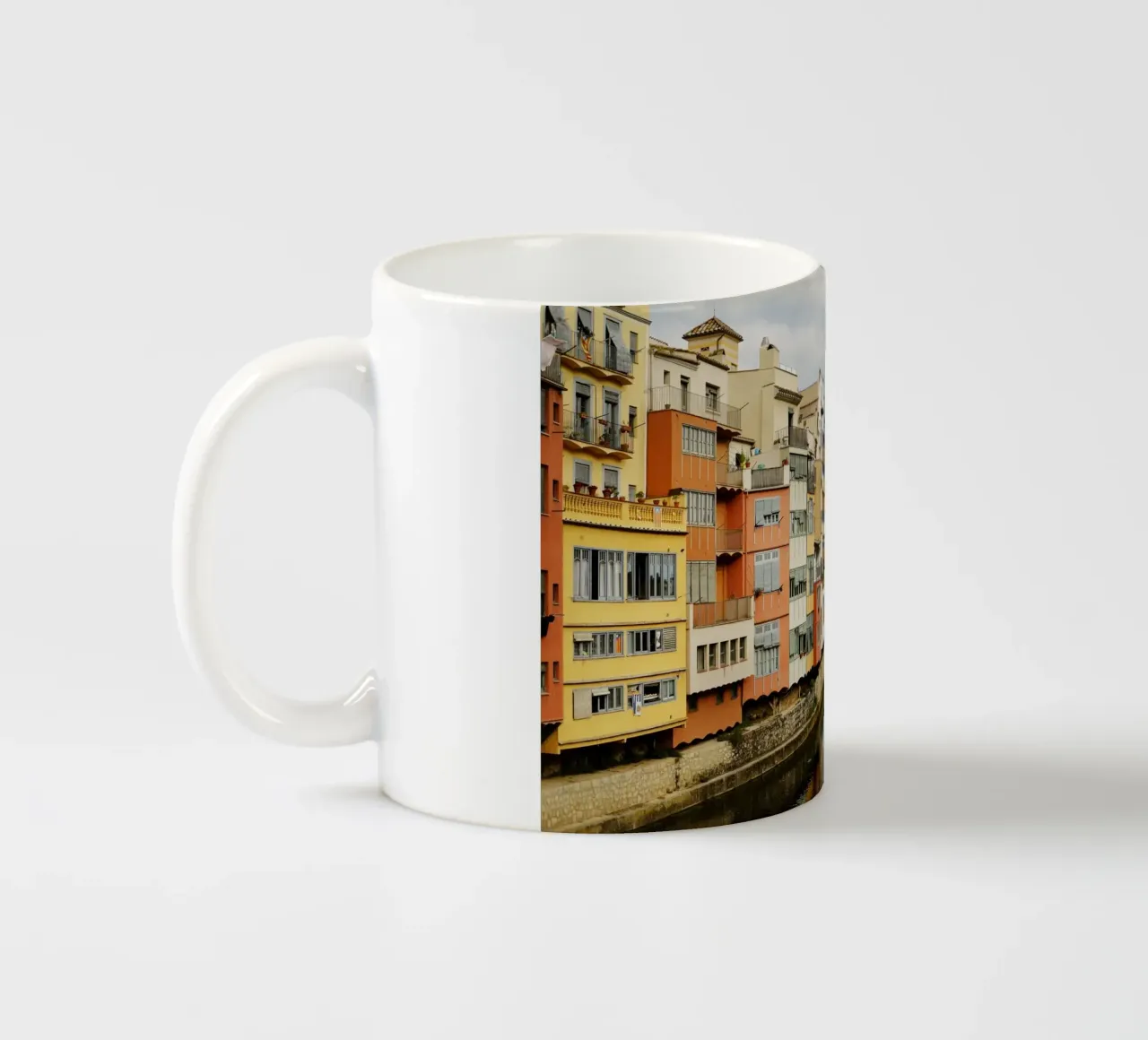 Girona, Catalogna (Spagna) tazza in ceramica da atmospheric pictures