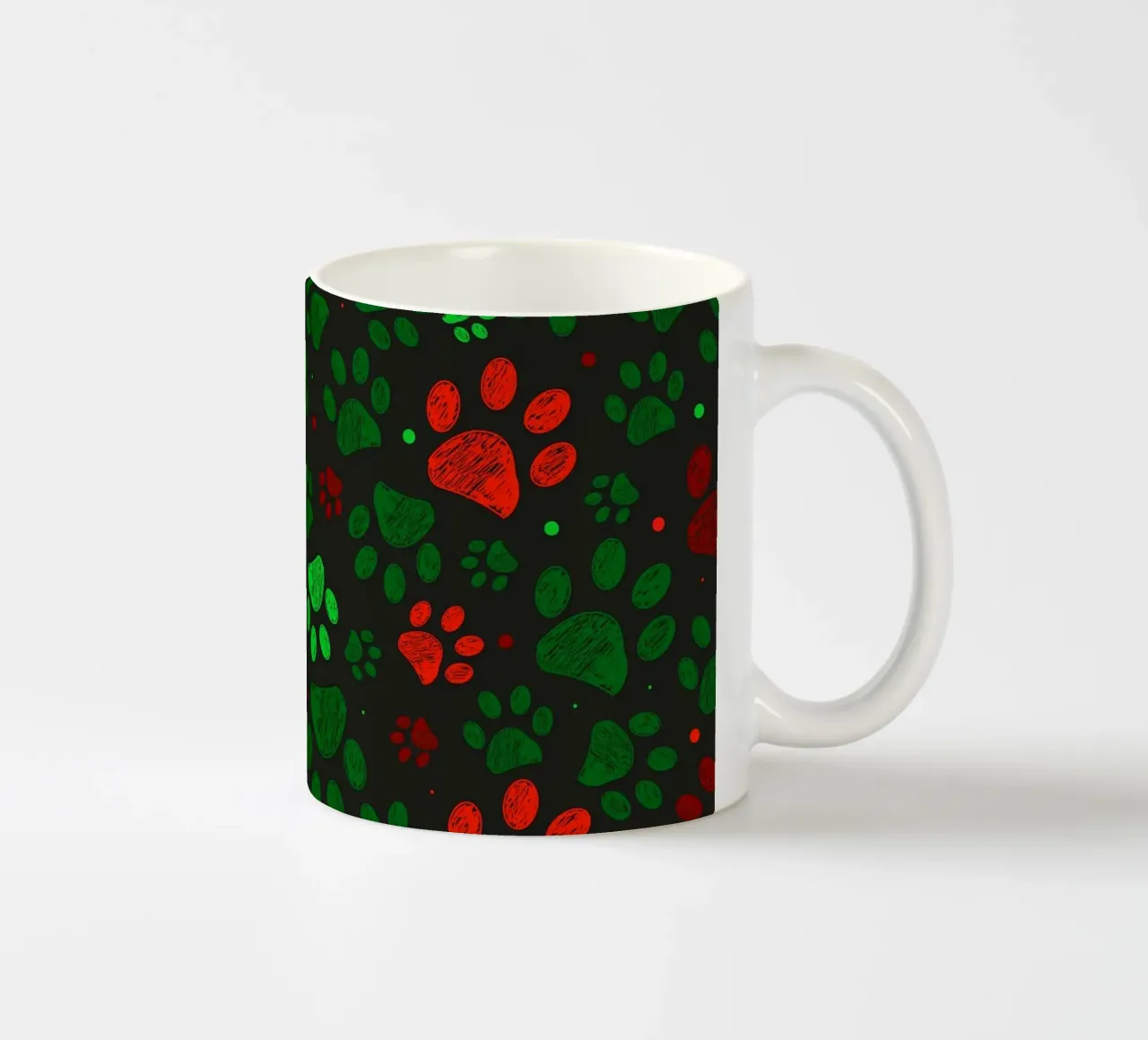 Groen, rood gekleurd kerstontwerp doodle paw prints keramische mok van GalerieGG