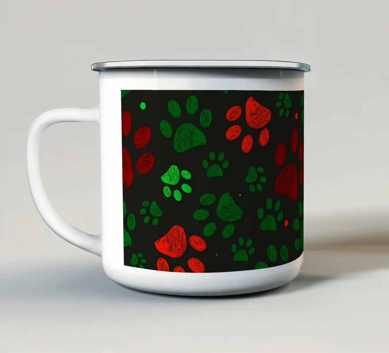 Impronte di zampa di scarabocchio con disegno natalizio di colore verde e rosso tazza in smalto da GalerieGG