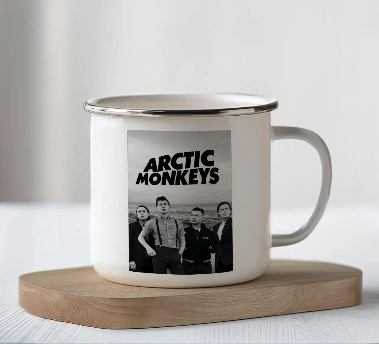 All Member Arctic Monkeys Black And White Poster tazza in smalto da ASGONY