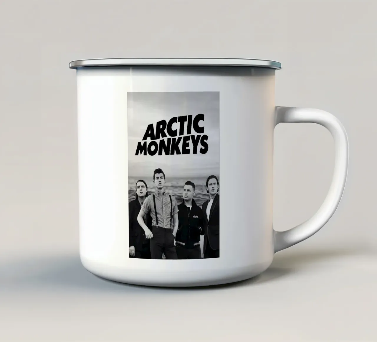 All Member Arctic Monkeys Black And White Poster tazza in smalto da ASGONY