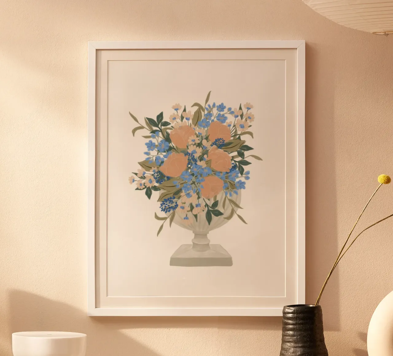 Lussureggiante bouquet di fiori in un vaso a calice carta hahnemühle da herzundpapier