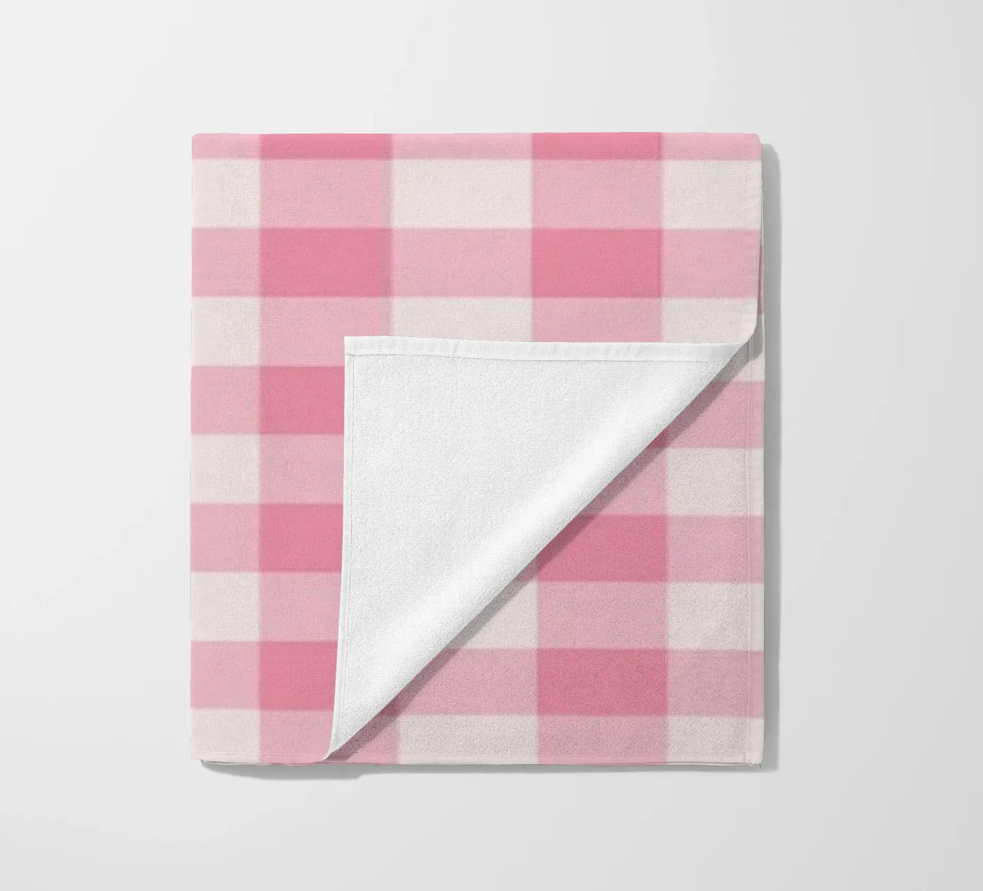 Pink Gingham Pattern Strandtuch von Altruist Studio