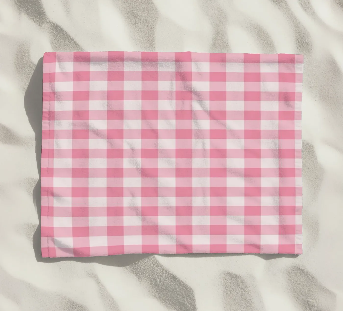 Pink Gingham Pattern Strandtuch von Altruist Studio