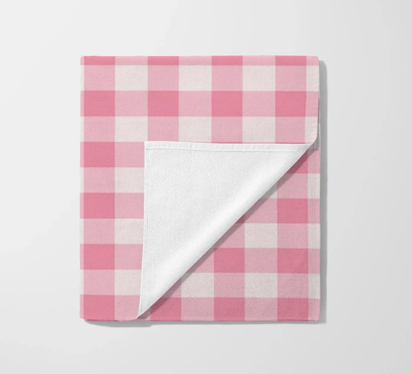 Pink Gingham Pattern Strandtuch von Altruist Studio