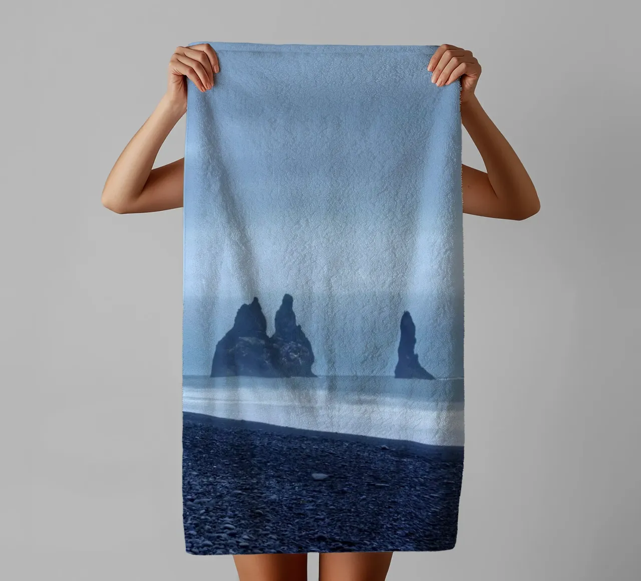 Rocks at the Icelandic coast towel by Fjöllart