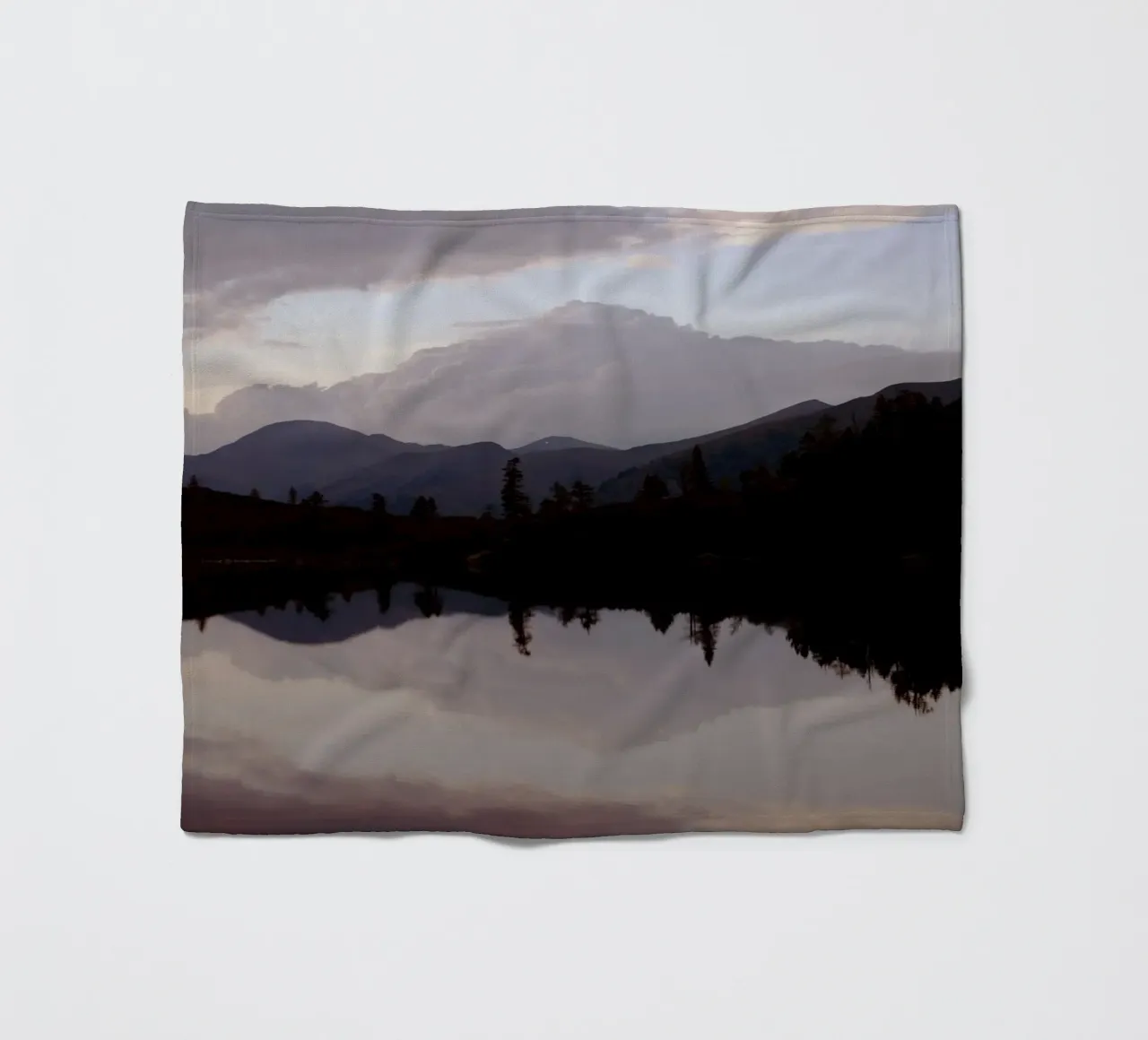 Riflessione sul Reedsee a Bad Gastein (Austria) coperta in pile da atmospheric pictures