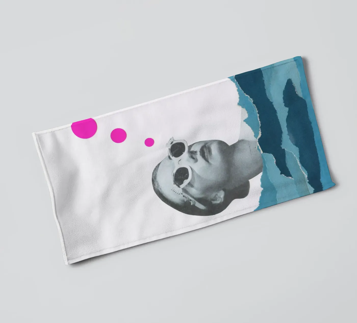 Stralen vangen badhanddoek van Cassia Beck Collage