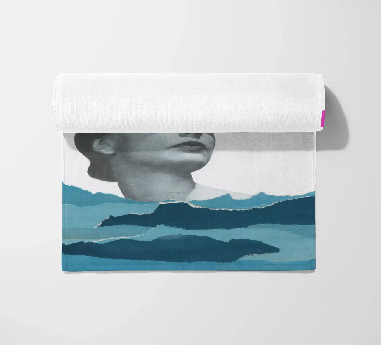 Strahlen fangen Strandtuch von Cassia Beck Collage