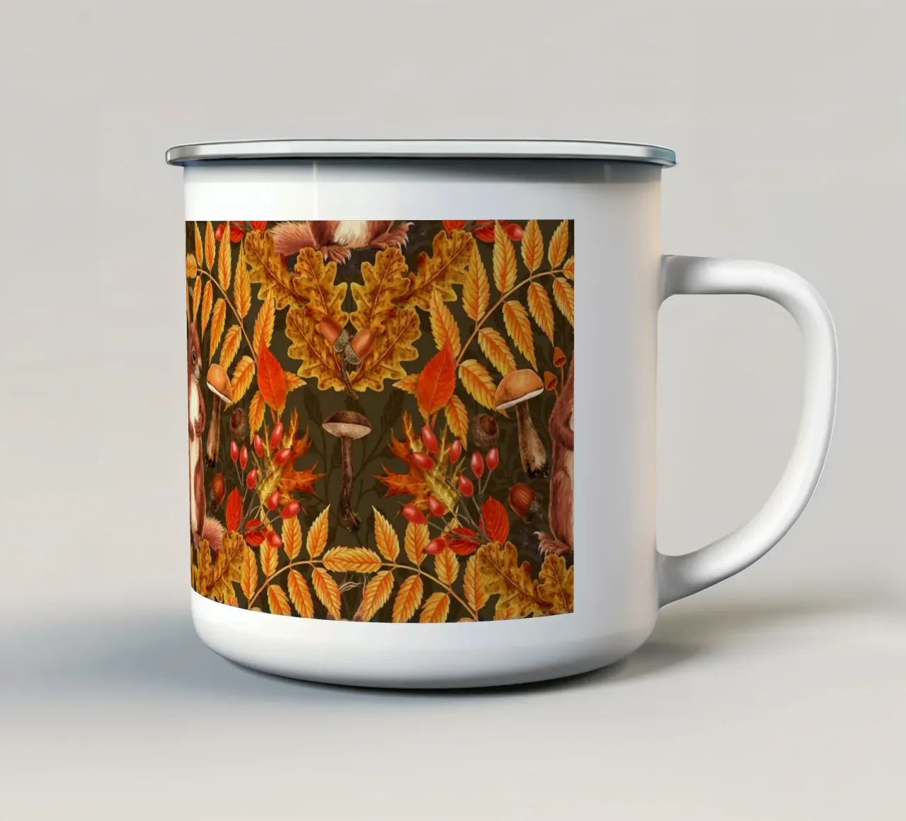 Scoiattolo autunnale su marrone scuro tazza in smalto da Painted Nature