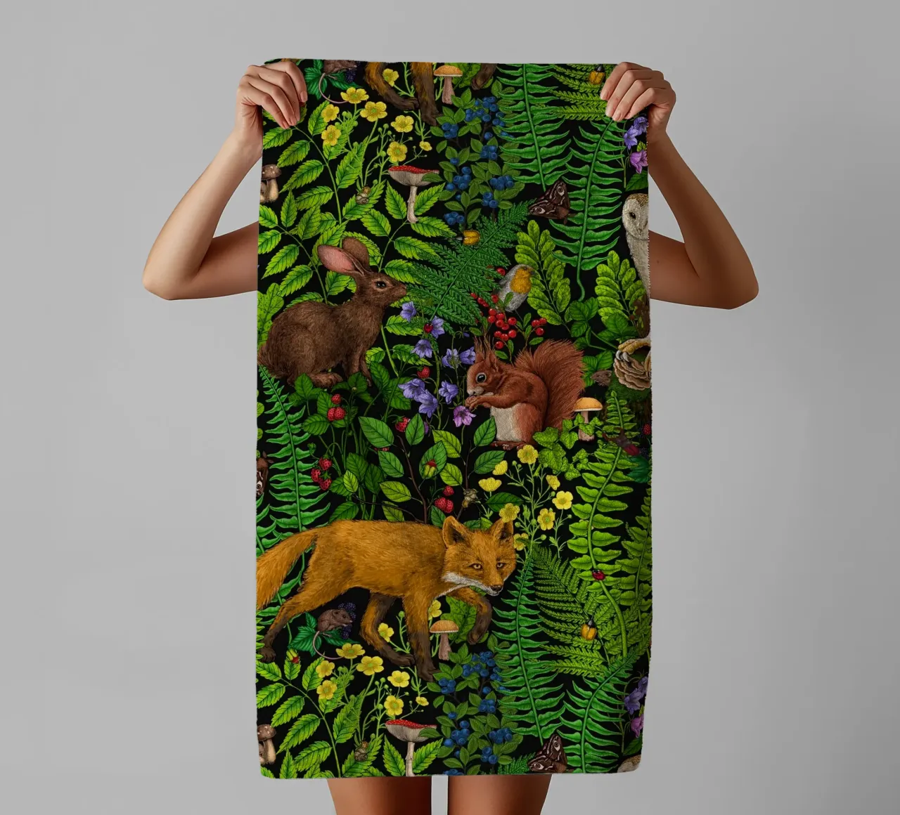 Vita nella foresta asciugamano da bagno da Painted Nature