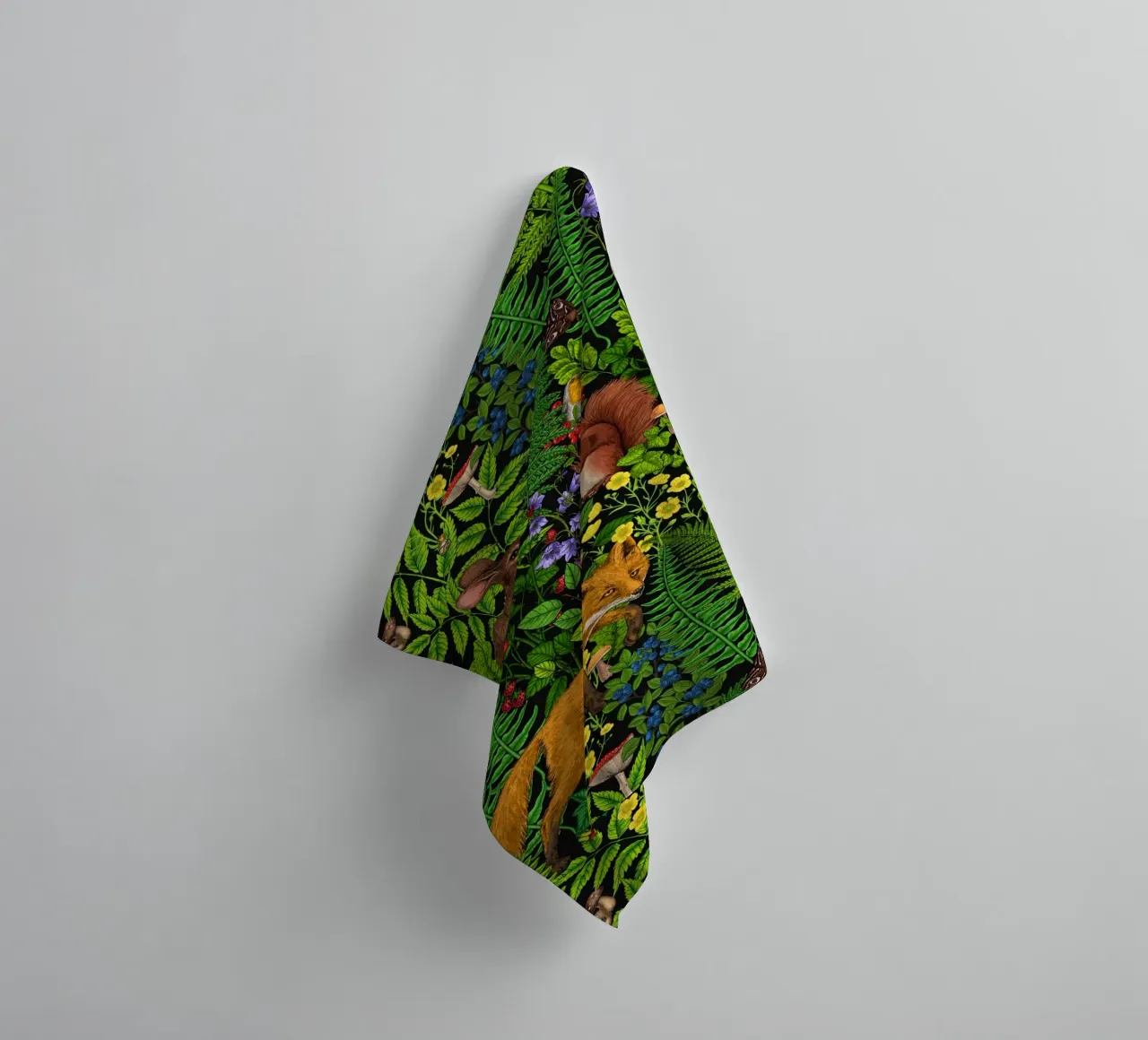 Vita nella foresta asciugamano da bagno da Painted Nature