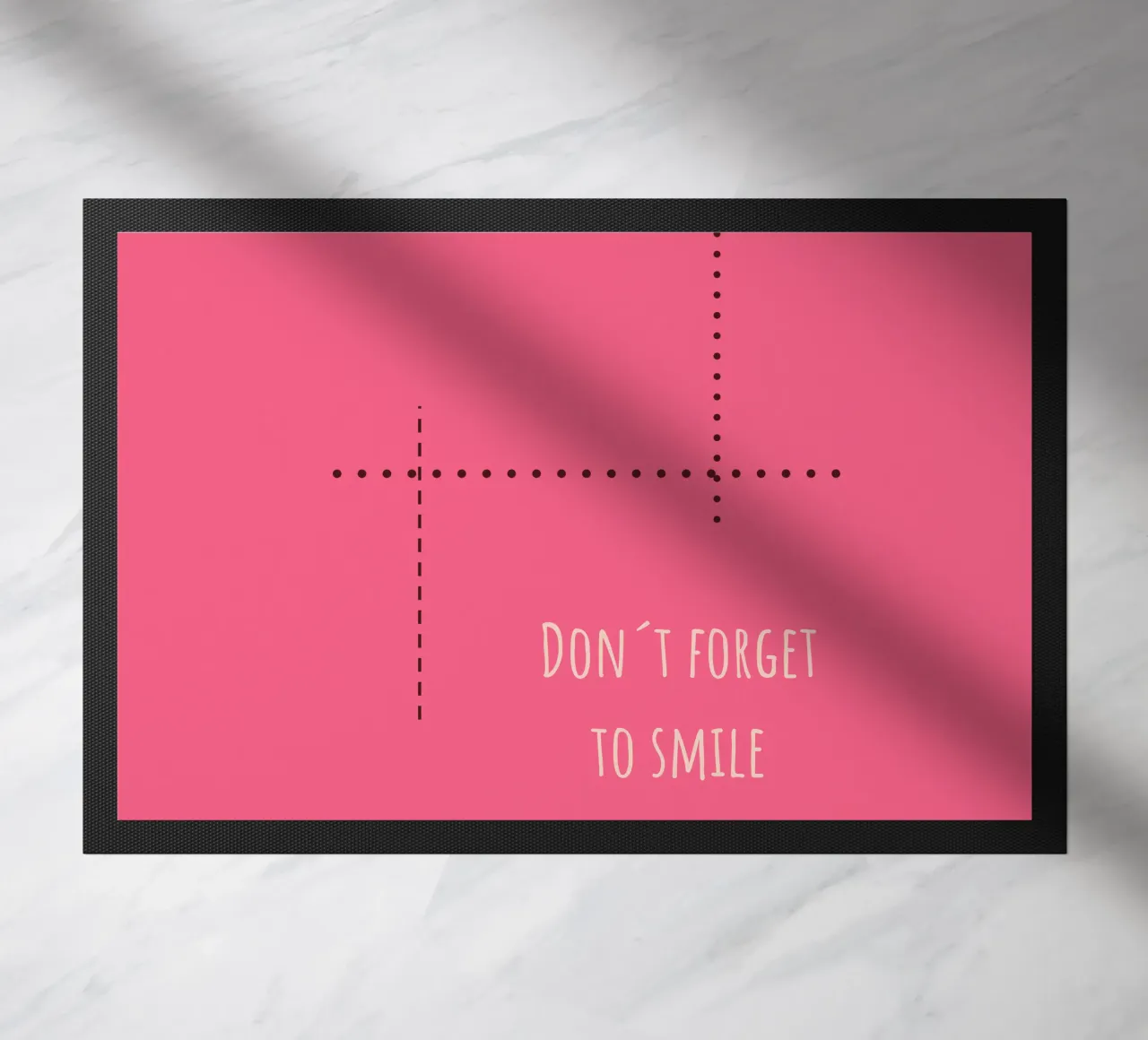 Sfondo rosa con la scritta Non dimenticare di sorridere zerbino da Something for you