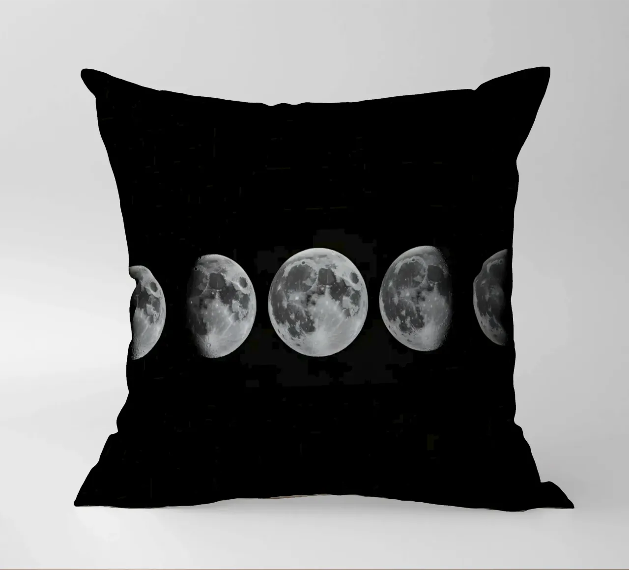 Fasi lunari in bianco e nero - Ciclo lunare cuscino da Plain Thoughts