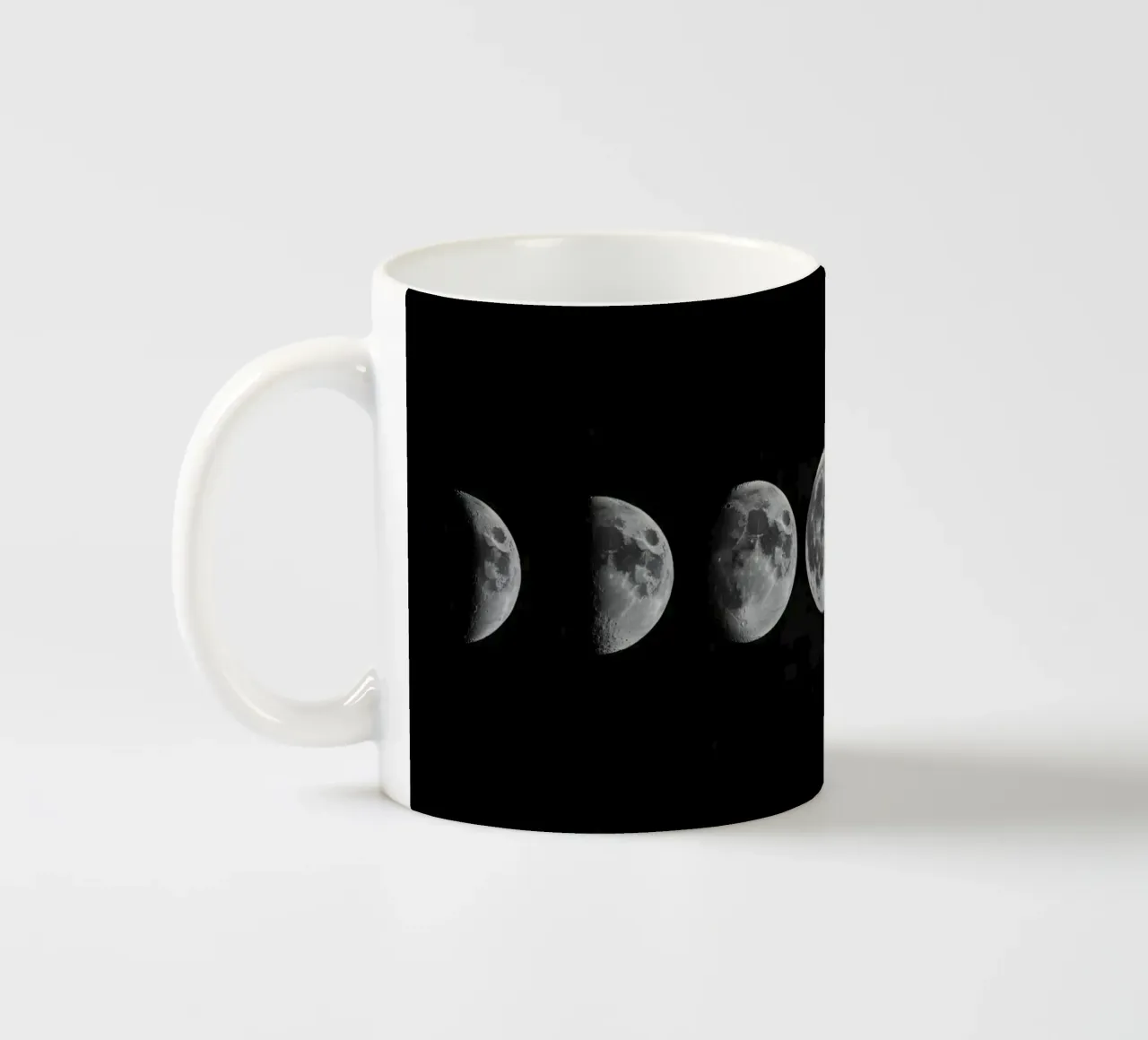 Fasi lunari in bianco e nero - Ciclo lunare tazza in ceramica da Plain Thoughts