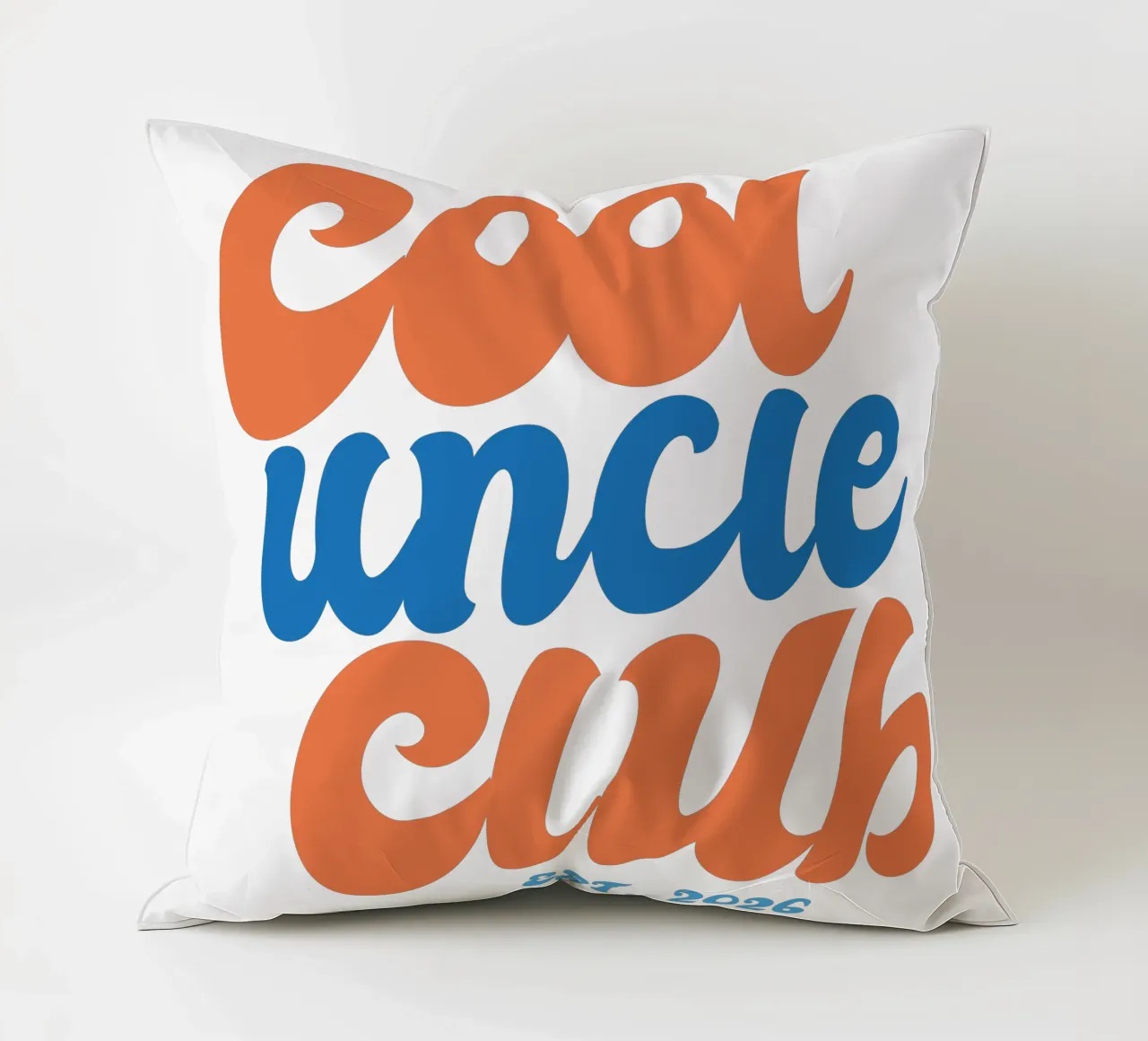Cool Uncle Club dal 2026 Idea regalo cuscino da Typo Designs
