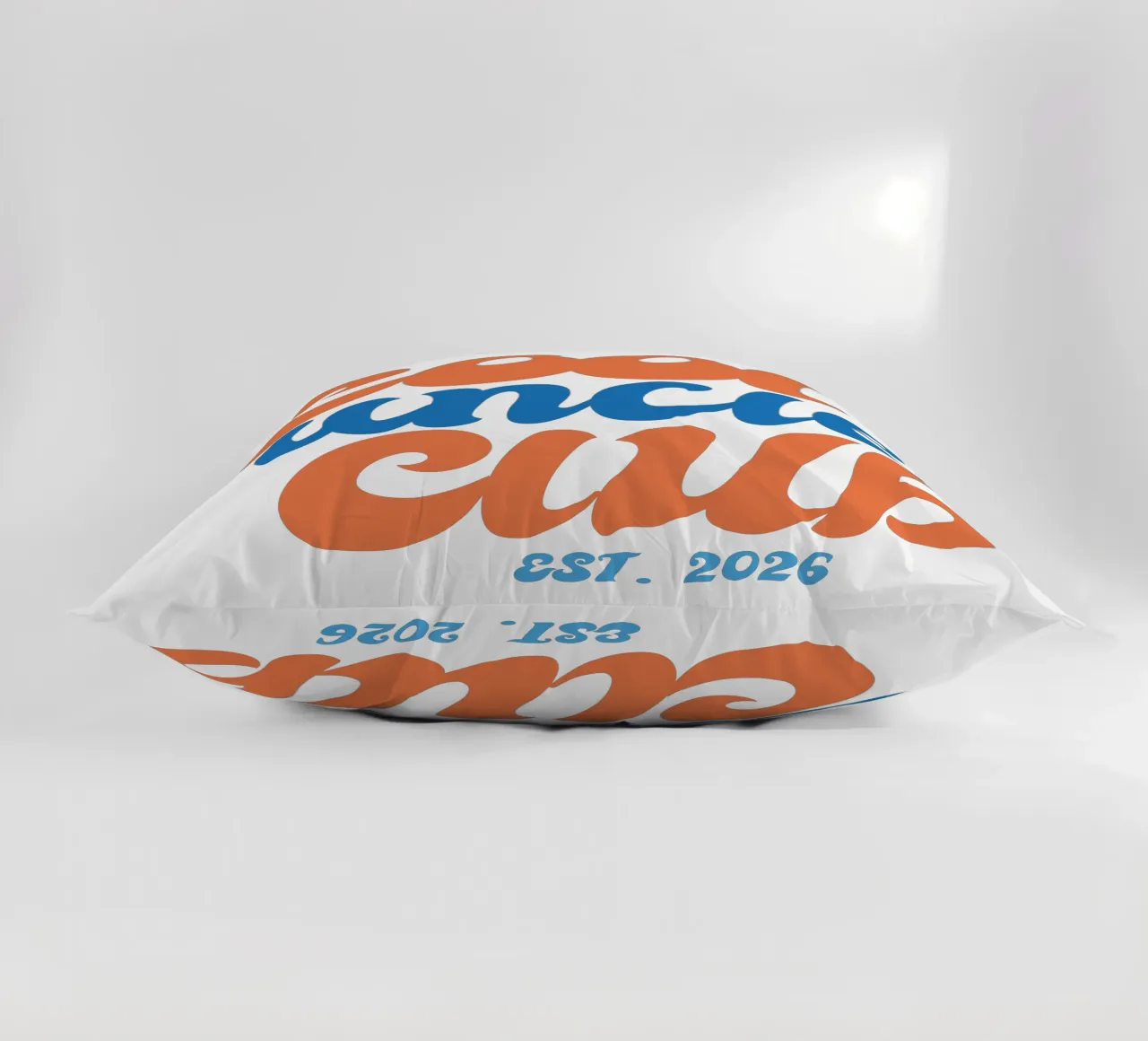 Cool Uncle Club dal 2026 Idea regalo cuscino da Typo Designs