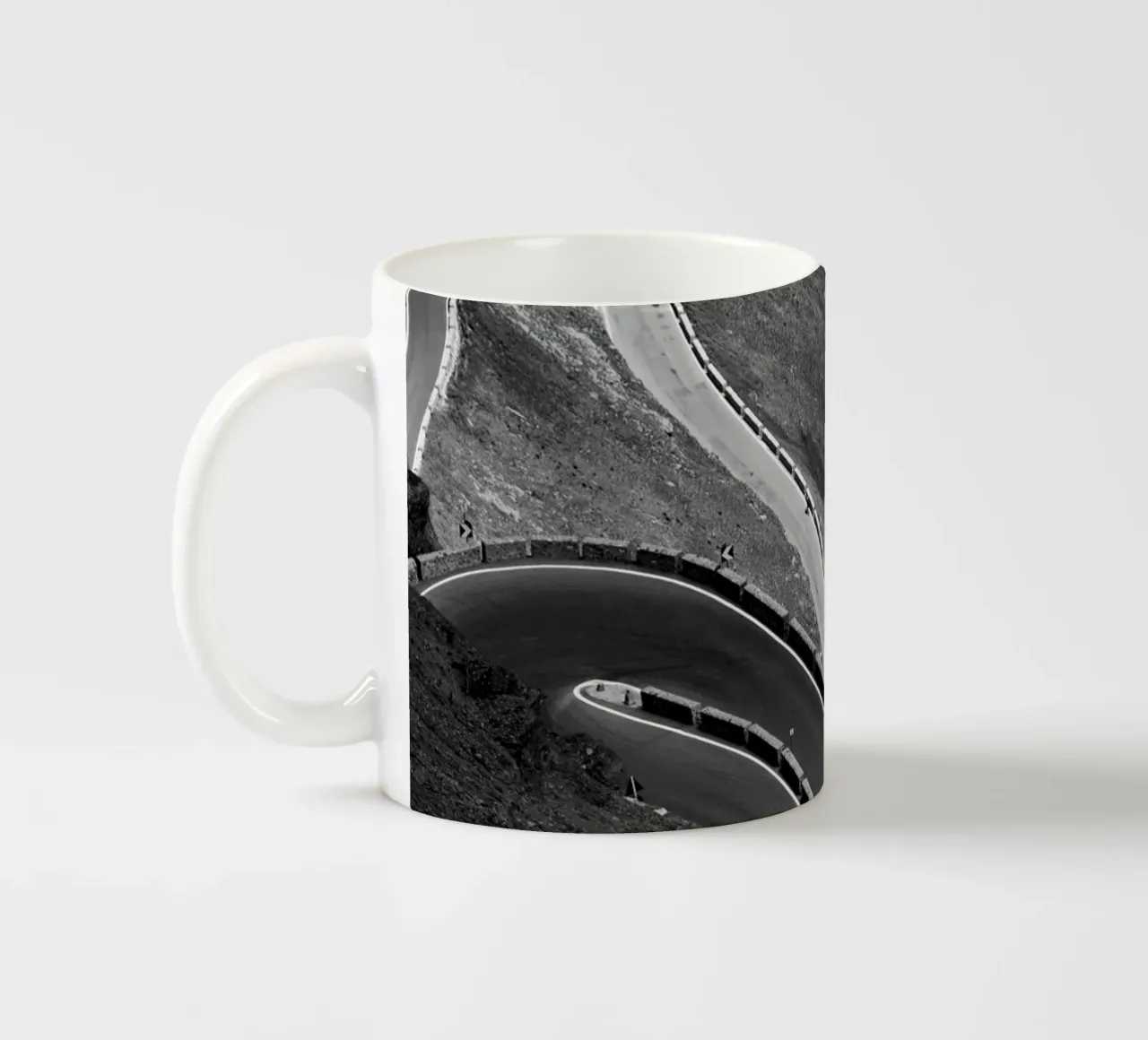 Strada del Passo dello Stelvio tazza in ceramica da Fjöllart