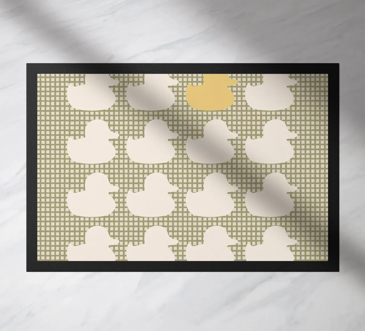 Modello di anatra con un'anatra d'oro zerbino da bazi