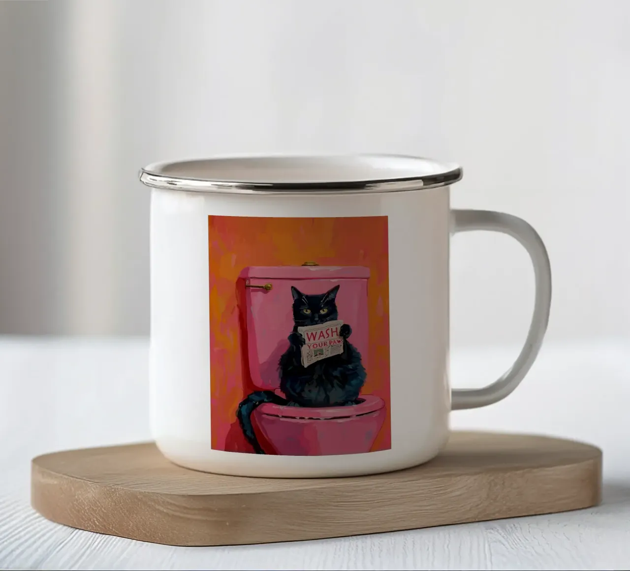 Gatto sul water con giornale tazza in smalto da bazi