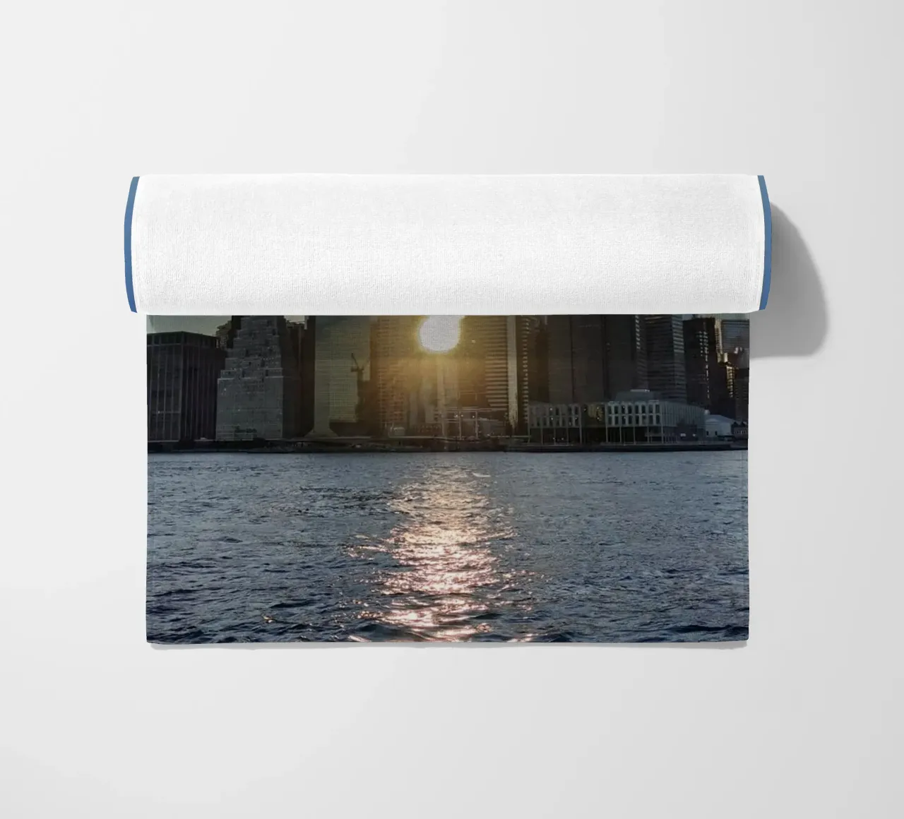 Lo skyline di New York al tramonto telo mare da DiveDuke