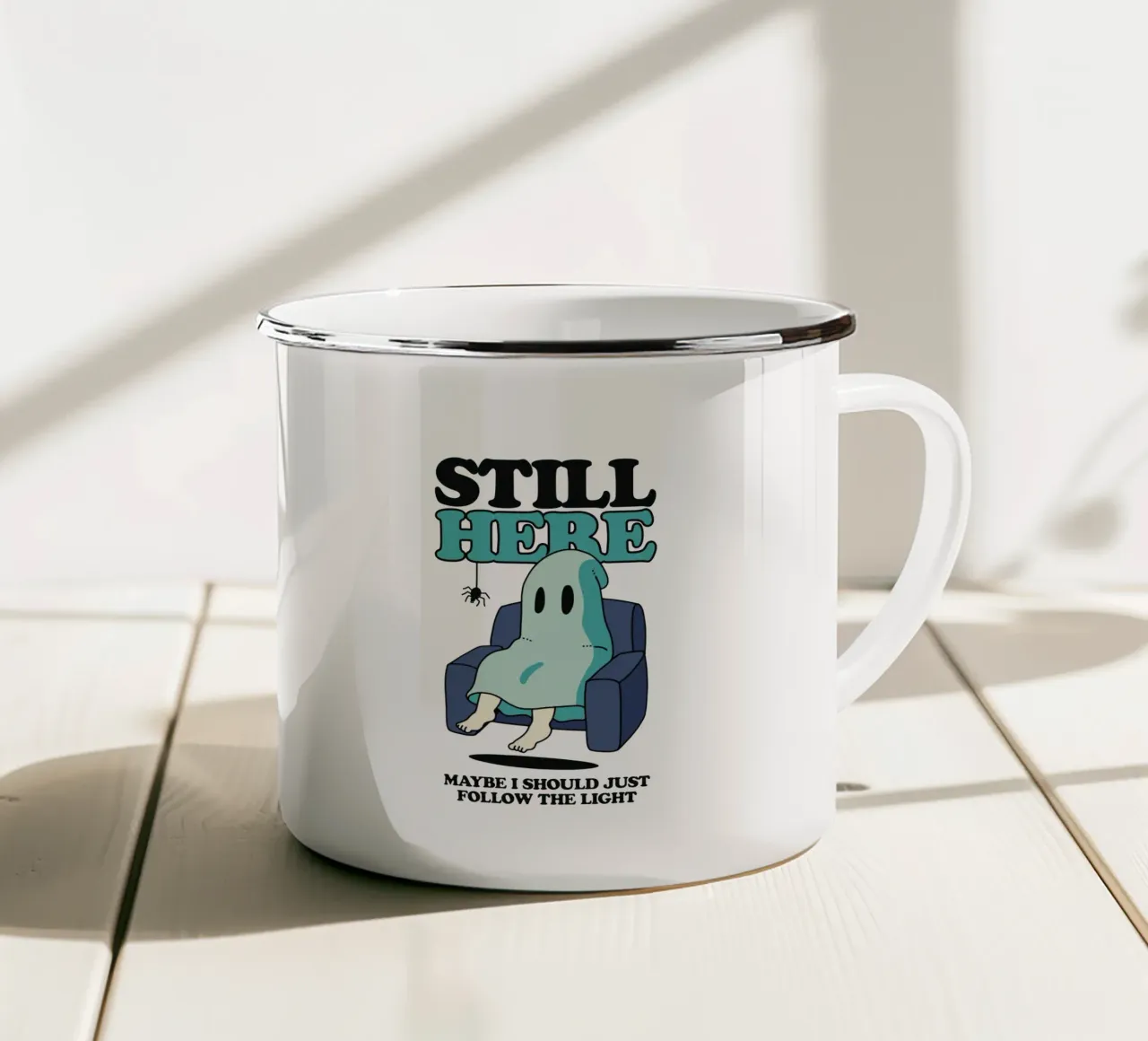 Un fantasma sul divano tazza in smalto da TeeLab