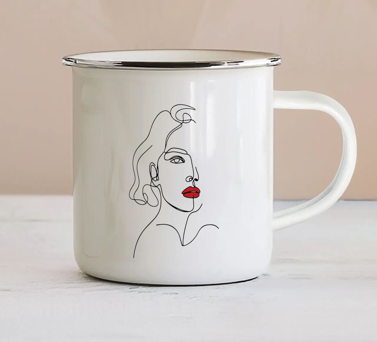 Il volto tazza in smalto da TeeLab