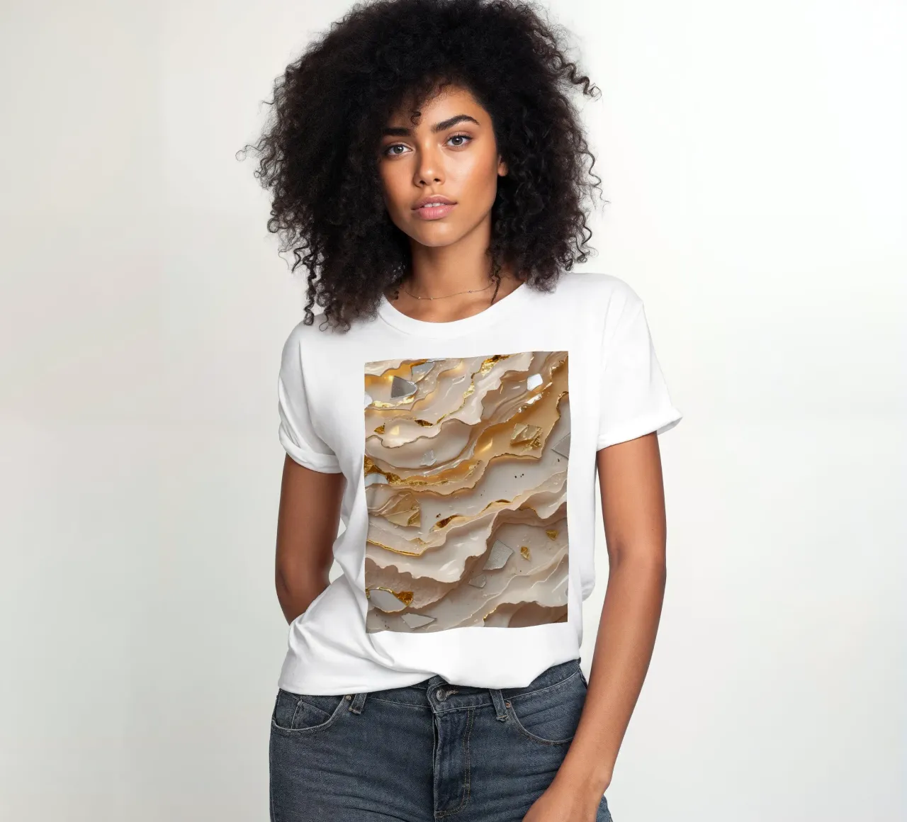 Vetro astratto beige oro e argento LikeTexture t-shirt da donna da DesignDoodle