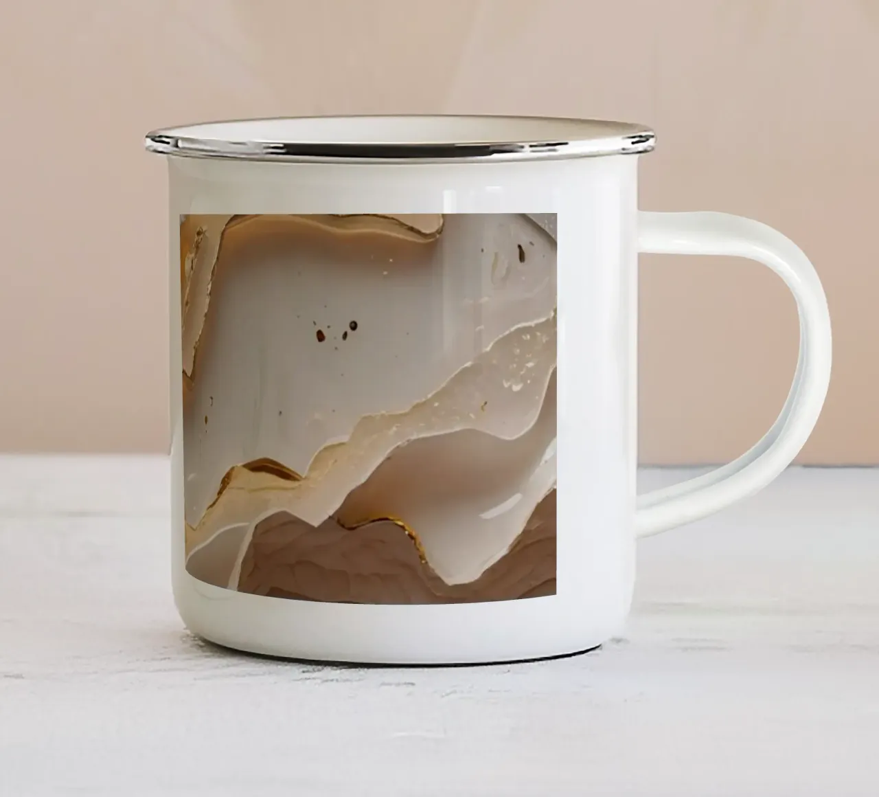 Vetro astratto beige oro e argento LikeTexture tazza in smalto da DesignDoodle