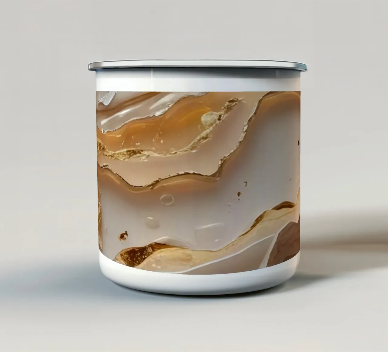 Vetro astratto beige oro e argento LikeTexture tazza in smalto da DesignDoodle