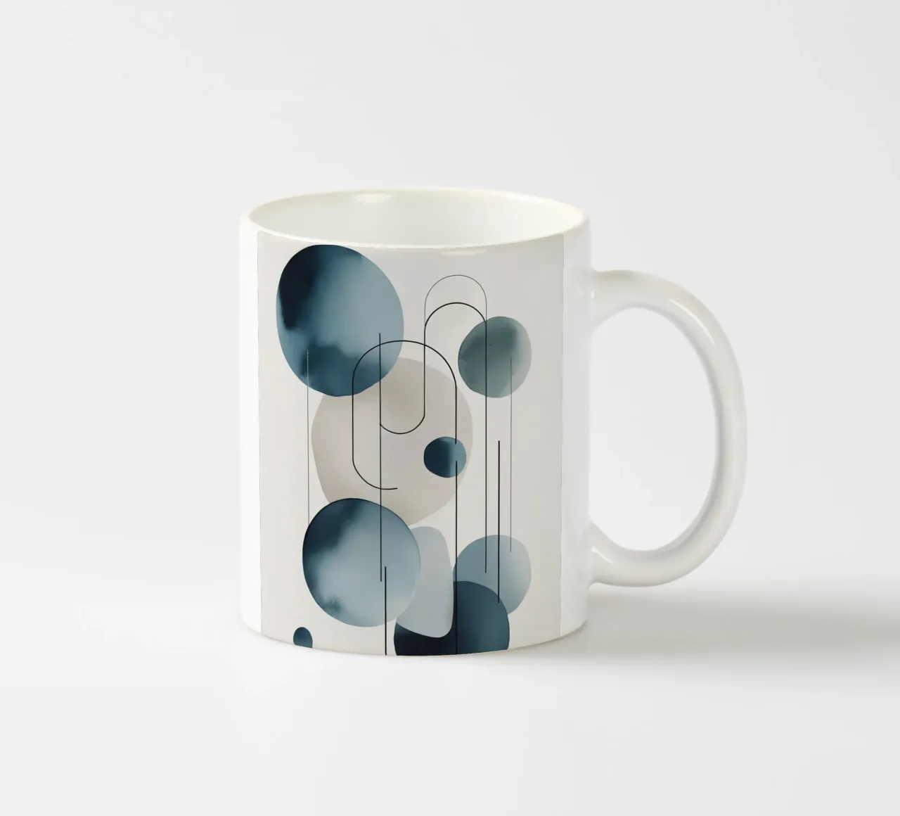 Composizione astratta di cerchi e archi tazza in ceramica da DesignDoodle