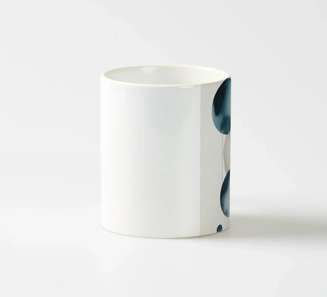 Composizione astratta di cerchi e archi tazza in ceramica da DesignDoodle