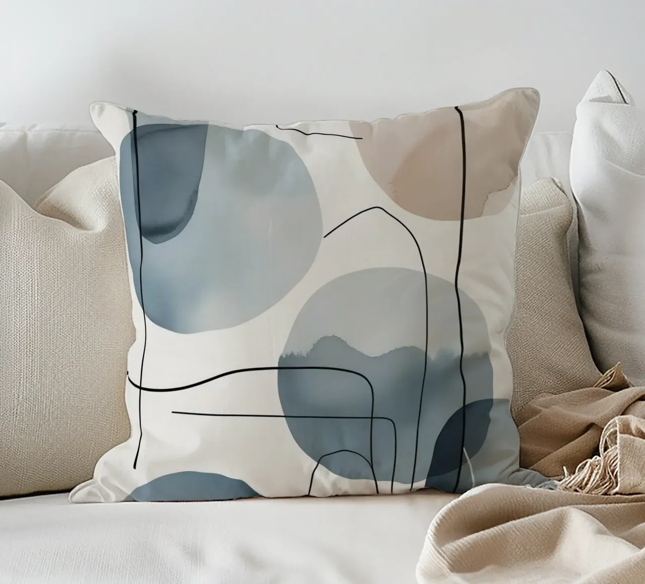 Forme organiche astratte con linee nere cuscino da DesignDoodle