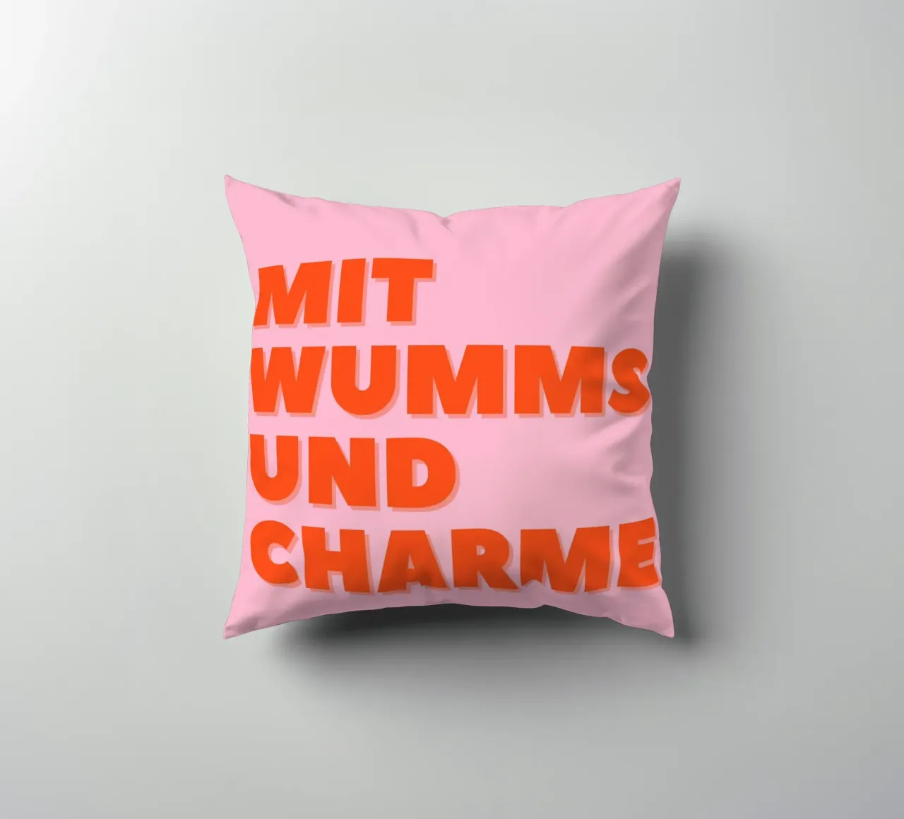 Mit Wums und Charme cuscino da DigiWunderwerk