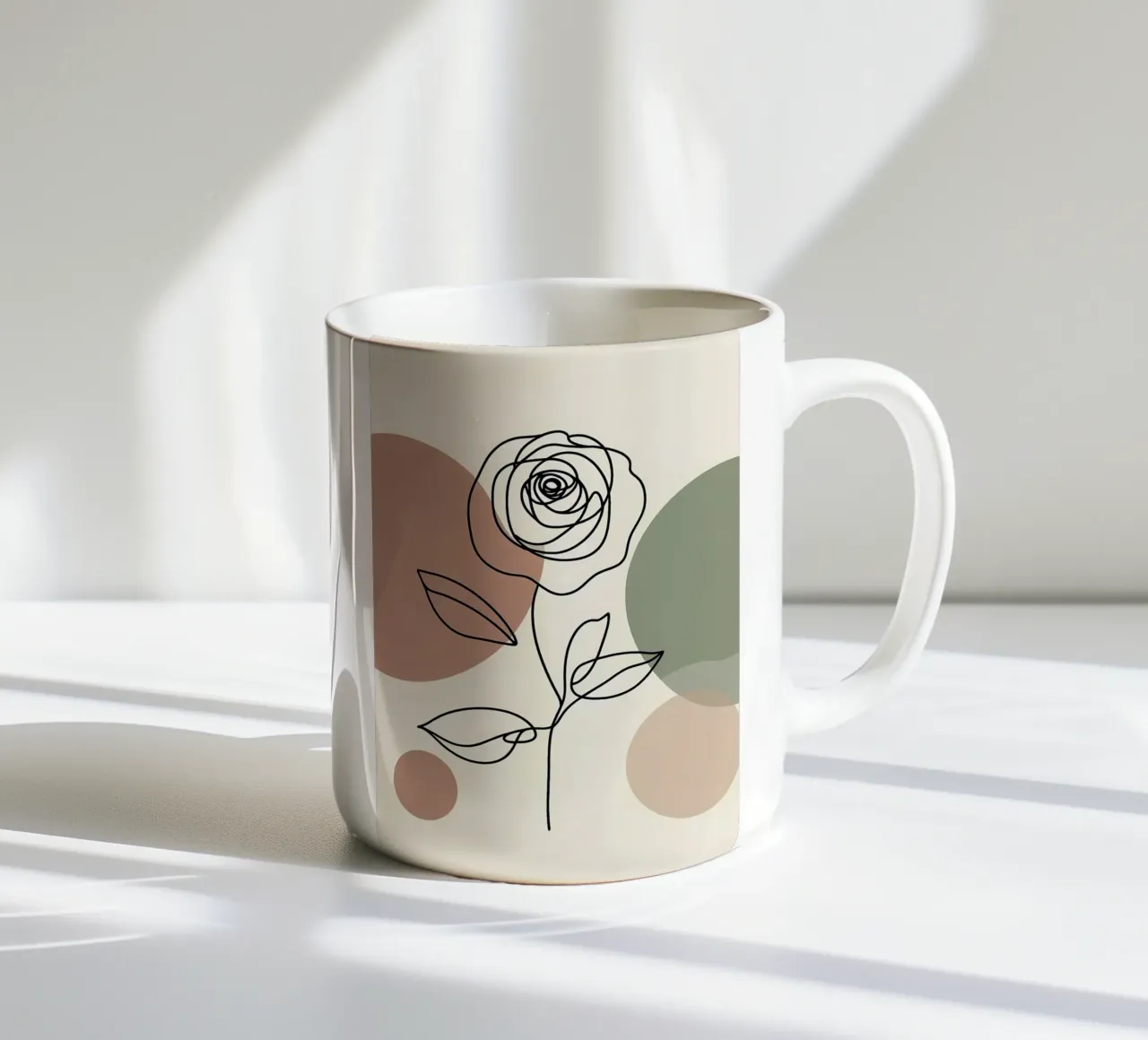 Rose Line Art con forme astratte tazza in ceramica da Bloom And Brush