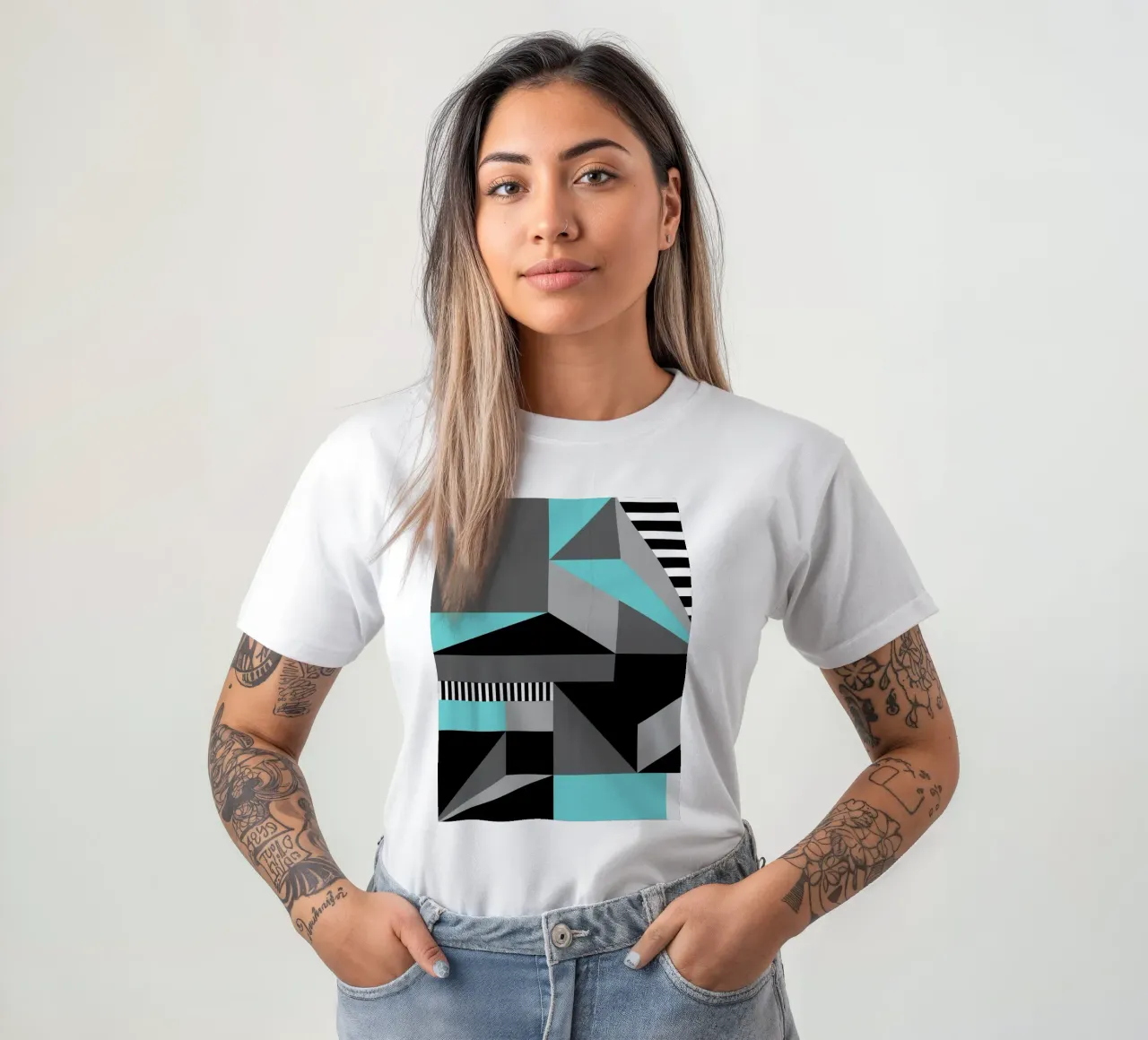 Geometria a righe t-shirt da Kim Hubball Studio