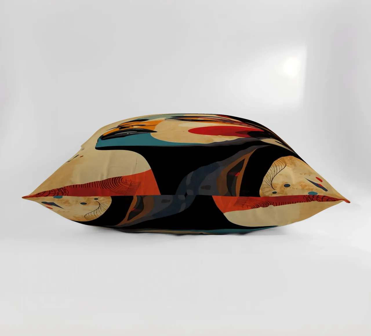 Ritratto astratto di una donna con un trucco audace cuscino da DesignDoodle