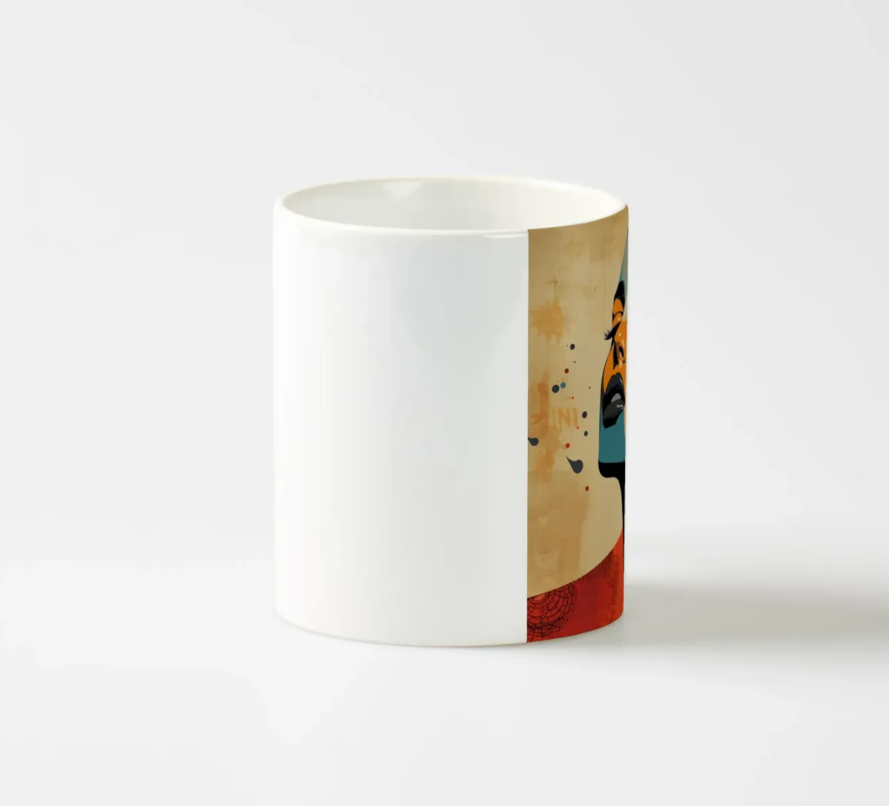 Abstraktes Porträt einer Frau mit auffälligem Make-up Keramik Tasse von DesignDoodle