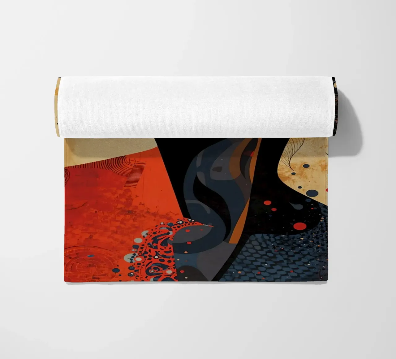 Ritratto astratto di una donna con un trucco audace telo mare da DesignDoodle