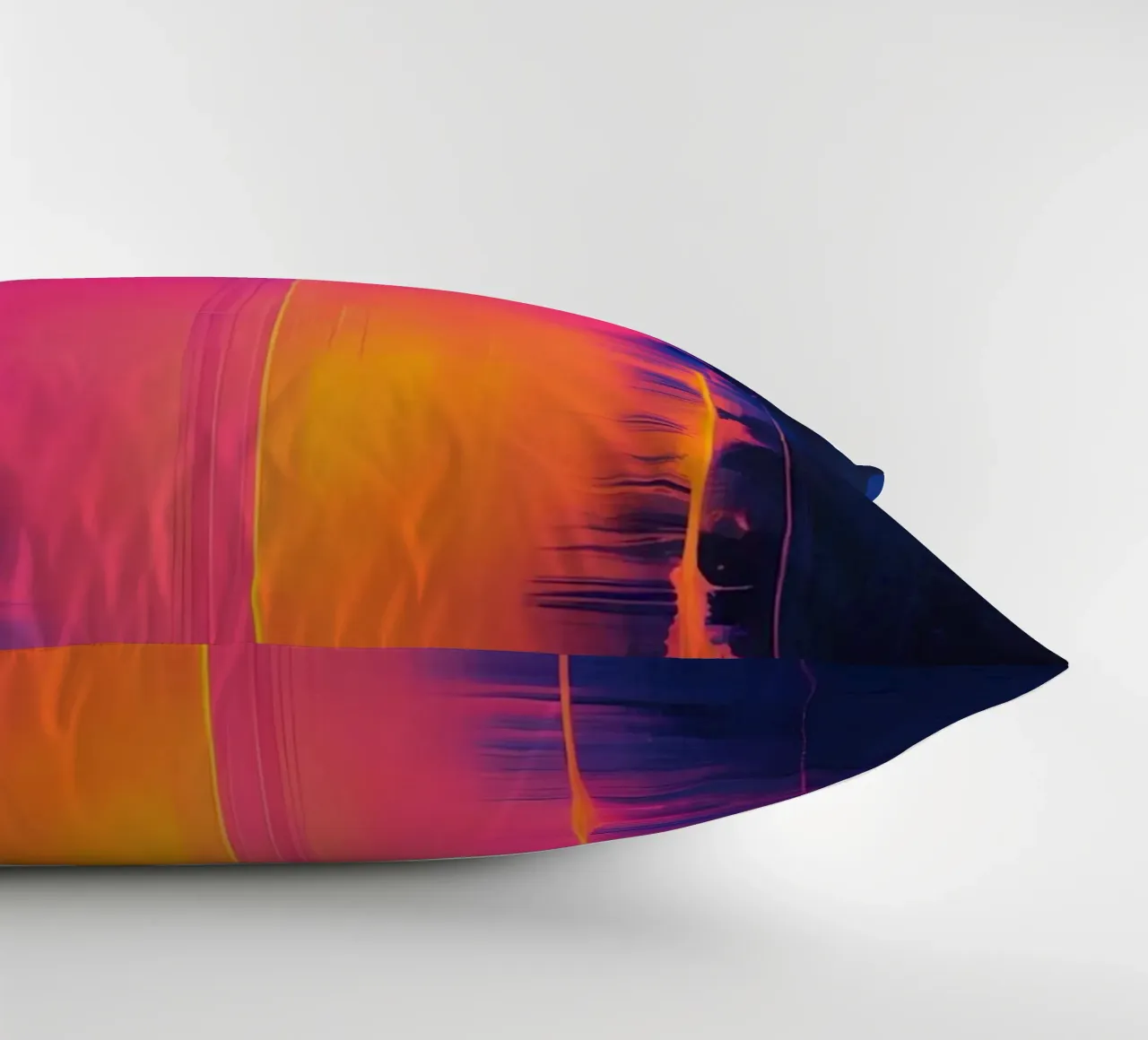 Strisce astratte Pinkesh con distorsione digitale cuscino da DesignDoodle