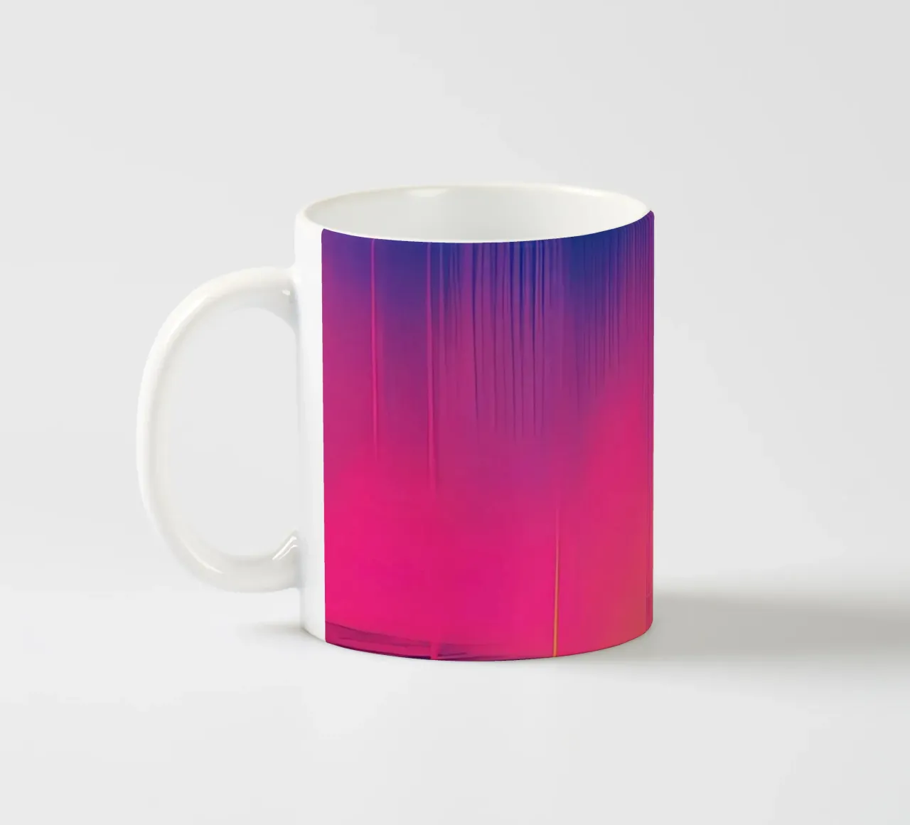 Strisce astratte Pinkesh con distorsione digitale tazza in ceramica da DesignDoodle