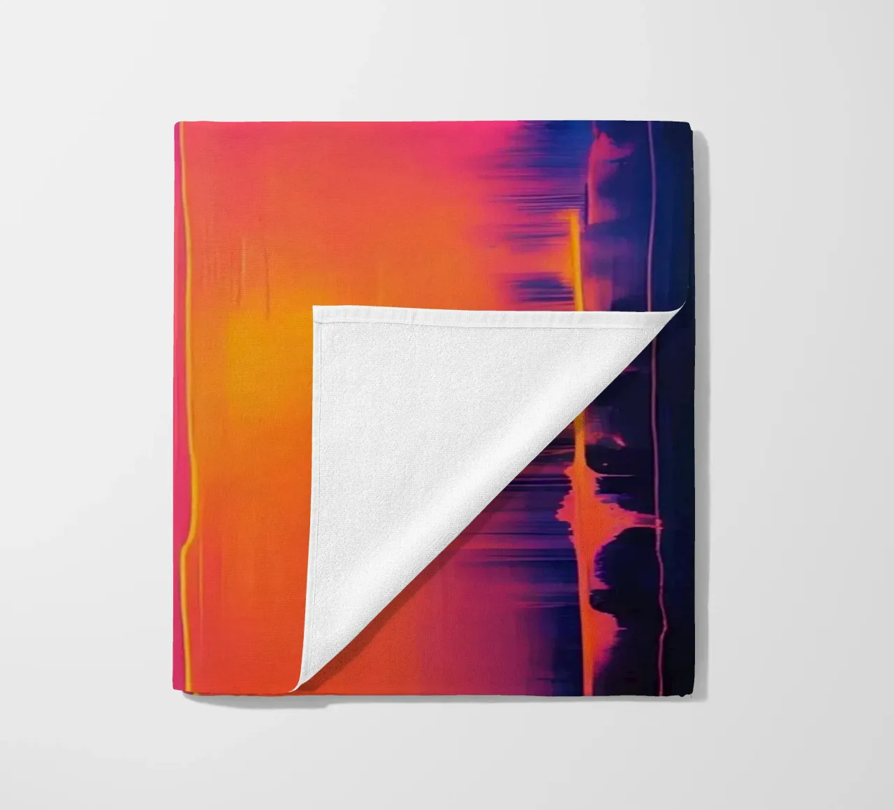 Strisce astratte Pinkesh con distorsione digitale telo mare da DesignDoodle