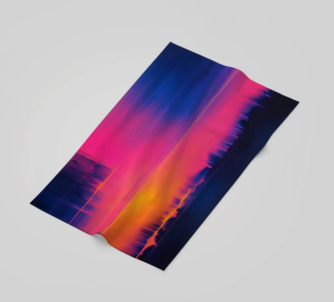 Strisce astratte Pinkesh con distorsione digitale telo mare da DesignDoodle