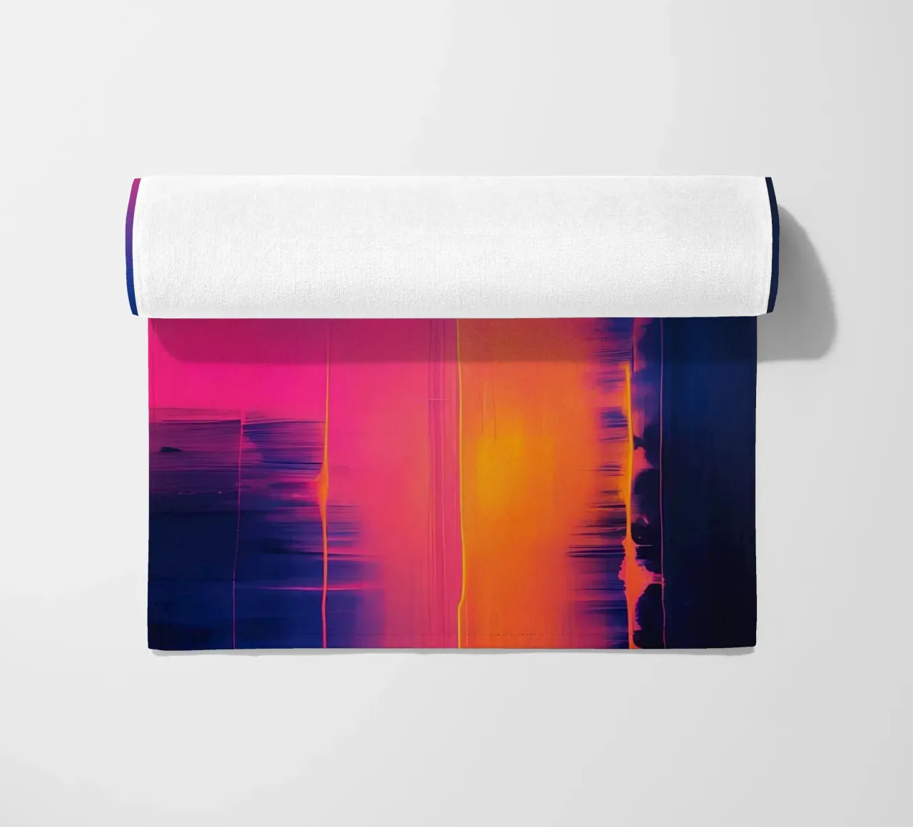 Strisce astratte Pinkesh con distorsione digitale telo mare da DesignDoodle