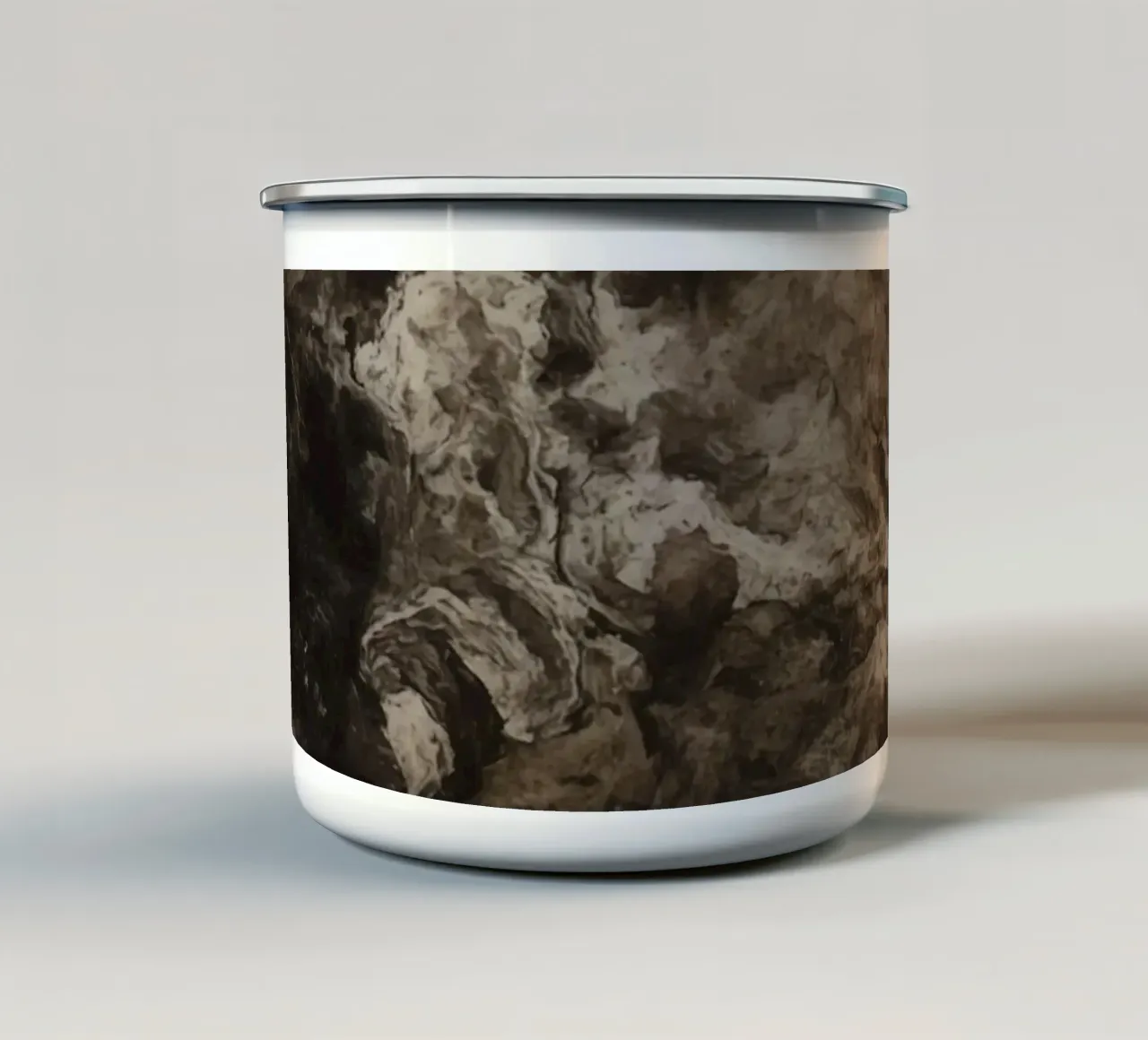 Abstrakte wirbelnde Texturen mit Rust Element Emaille Tasse von DesignDoodle