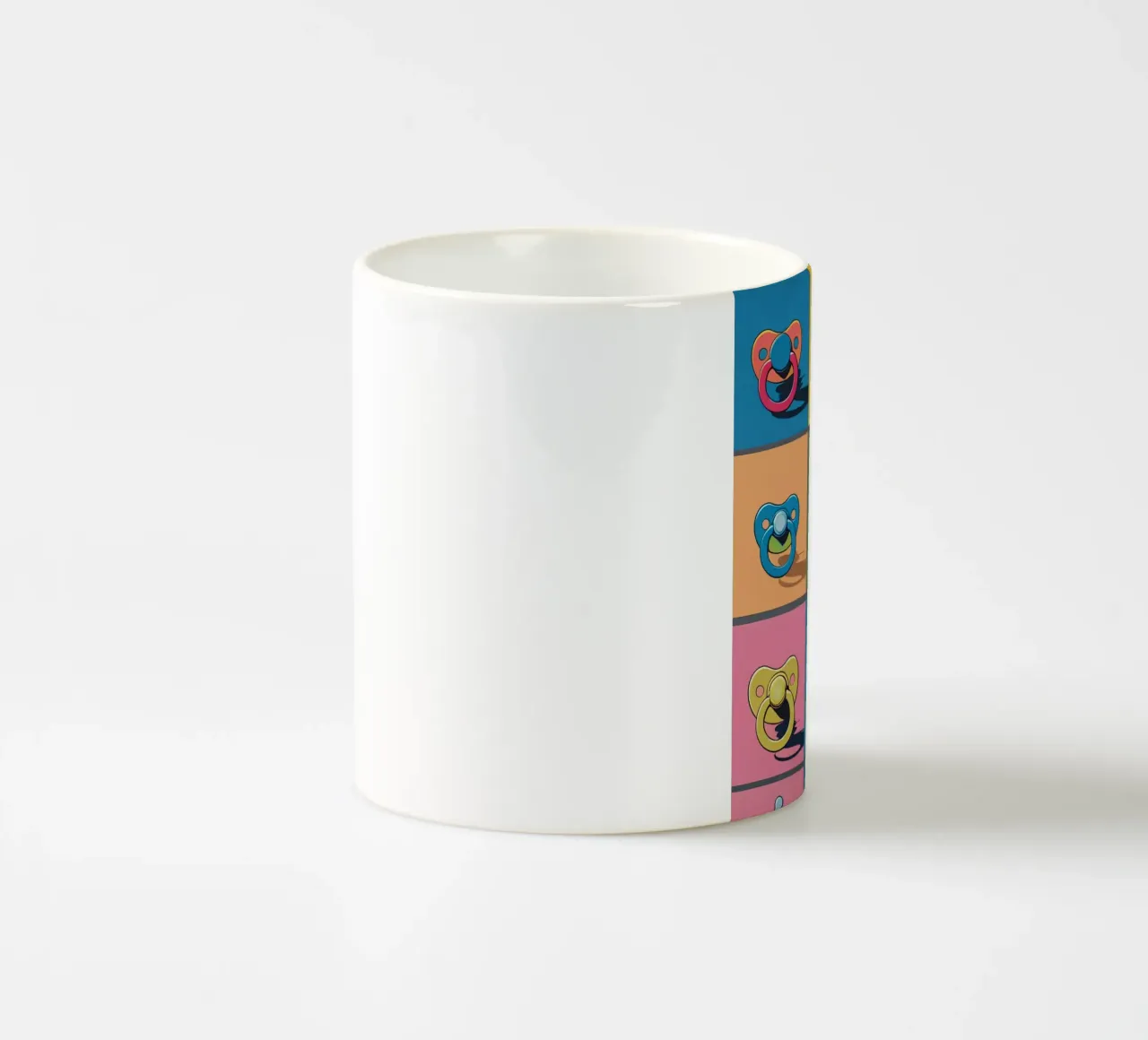 Biberon e ciucci in un layout a griglia tazza in ceramica da DesignDoodle