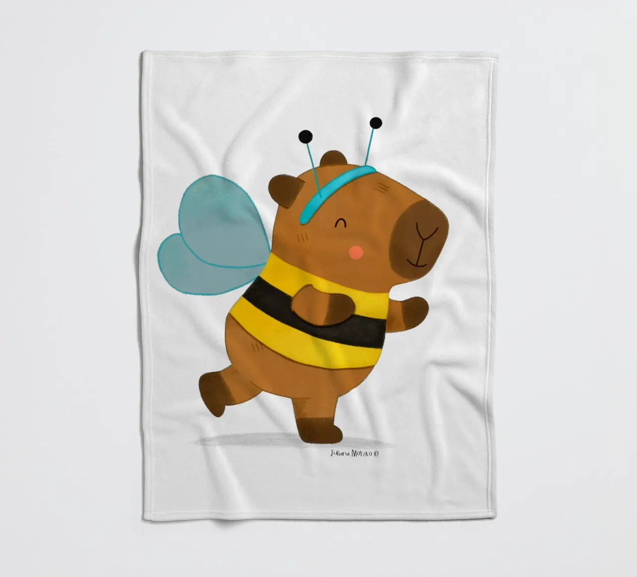 Capybara wearing a Bee Costume coperta in pile da julianamotzko